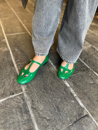 Leo Green patent leather shoes